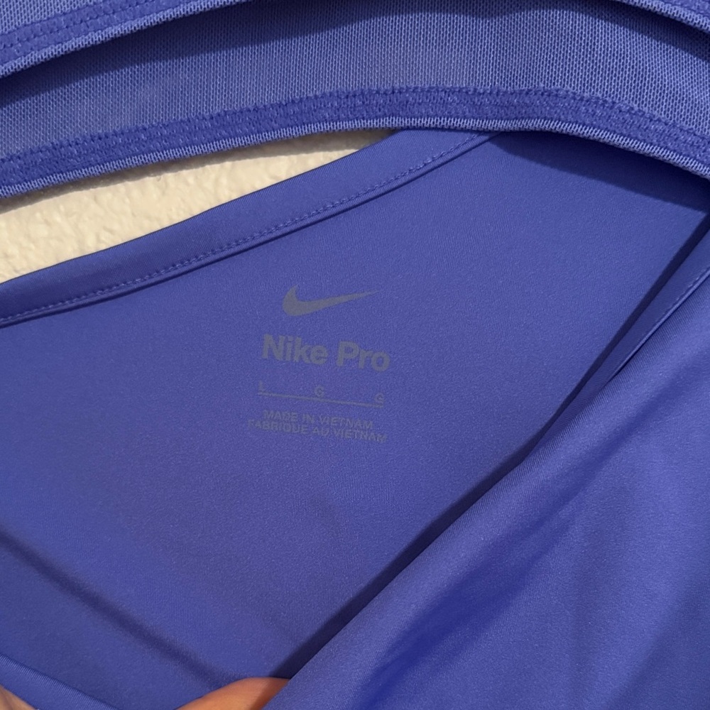 Nike Women's Vibrant Blue Long Sleeve Crop Top - Picture 3 of 8